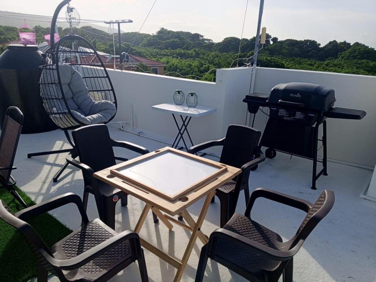 Casita Linda Larimar - 2Br Apartment With Rooftop, Bay Views, Fast Wifi, Near Beach In Barahona Exterior photo